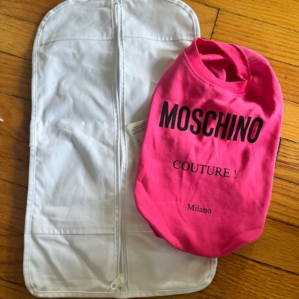 MOSCHINO Jersey Logo Dog T-Shirt NWT and dust bag - Picture 6 of 7